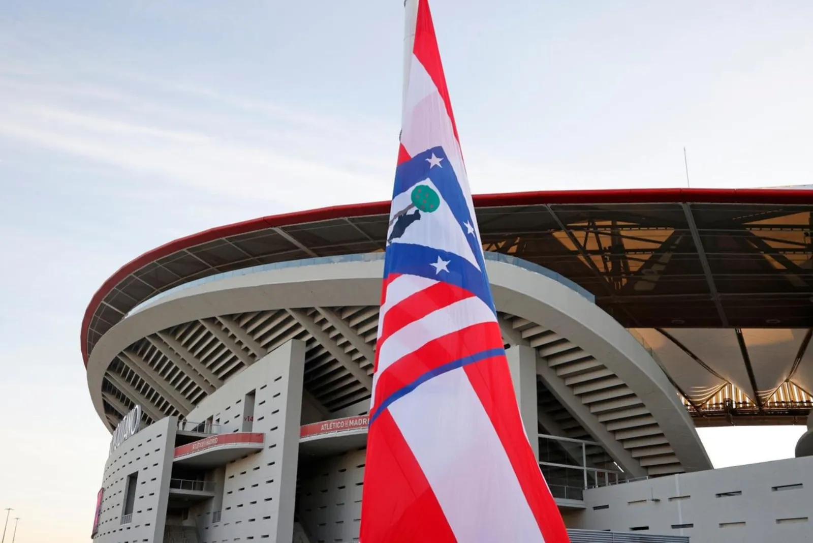 Atlético de Madrid flag flying beside the Metropolitano stand