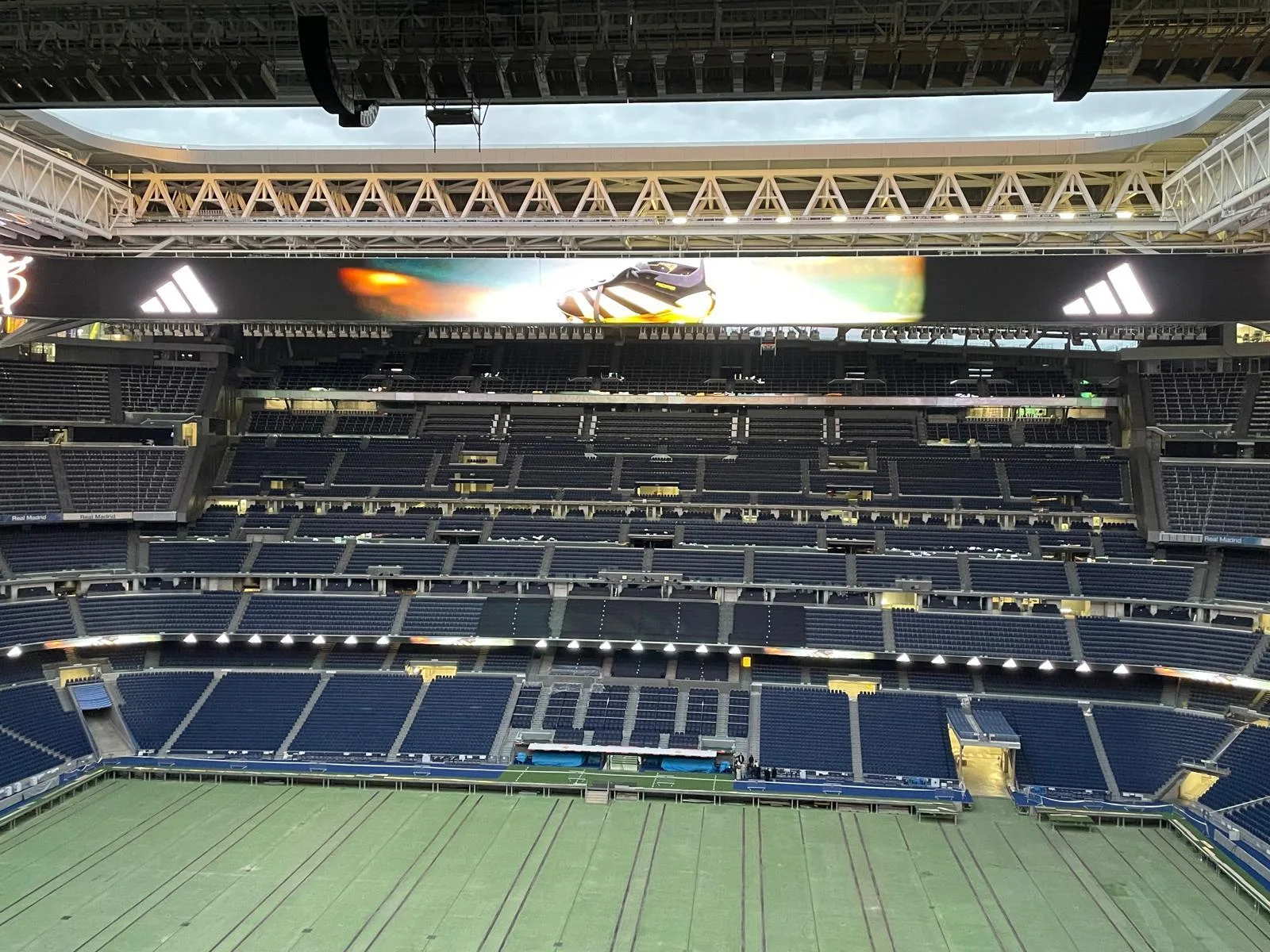 Bernabéu Premium Guided Sightseeing Tour: Passion, Trophies, & the Heart of Real Madrid
